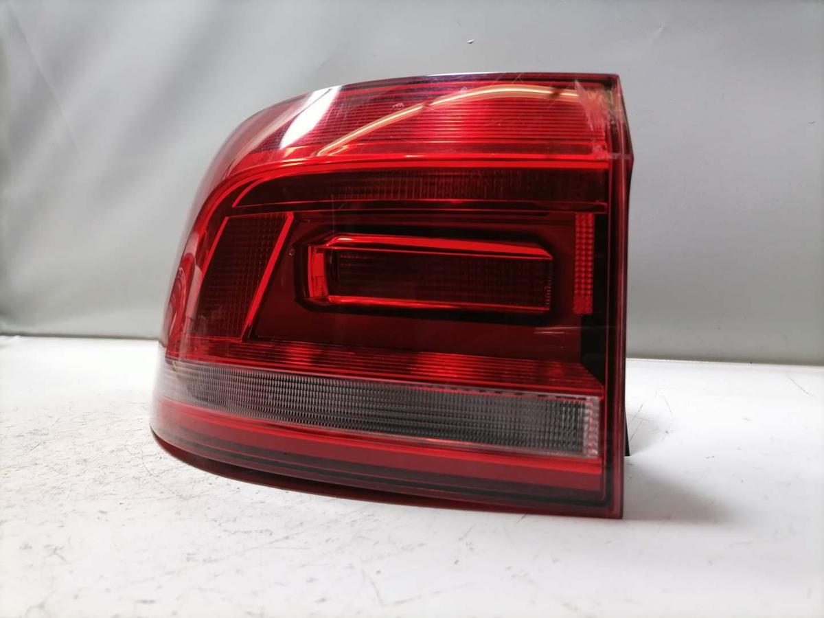 VW Touran 2 original R&uuml;cklicht R&uuml;ckleuchte Schlussleuchte links au&szlig;en Bj.2017